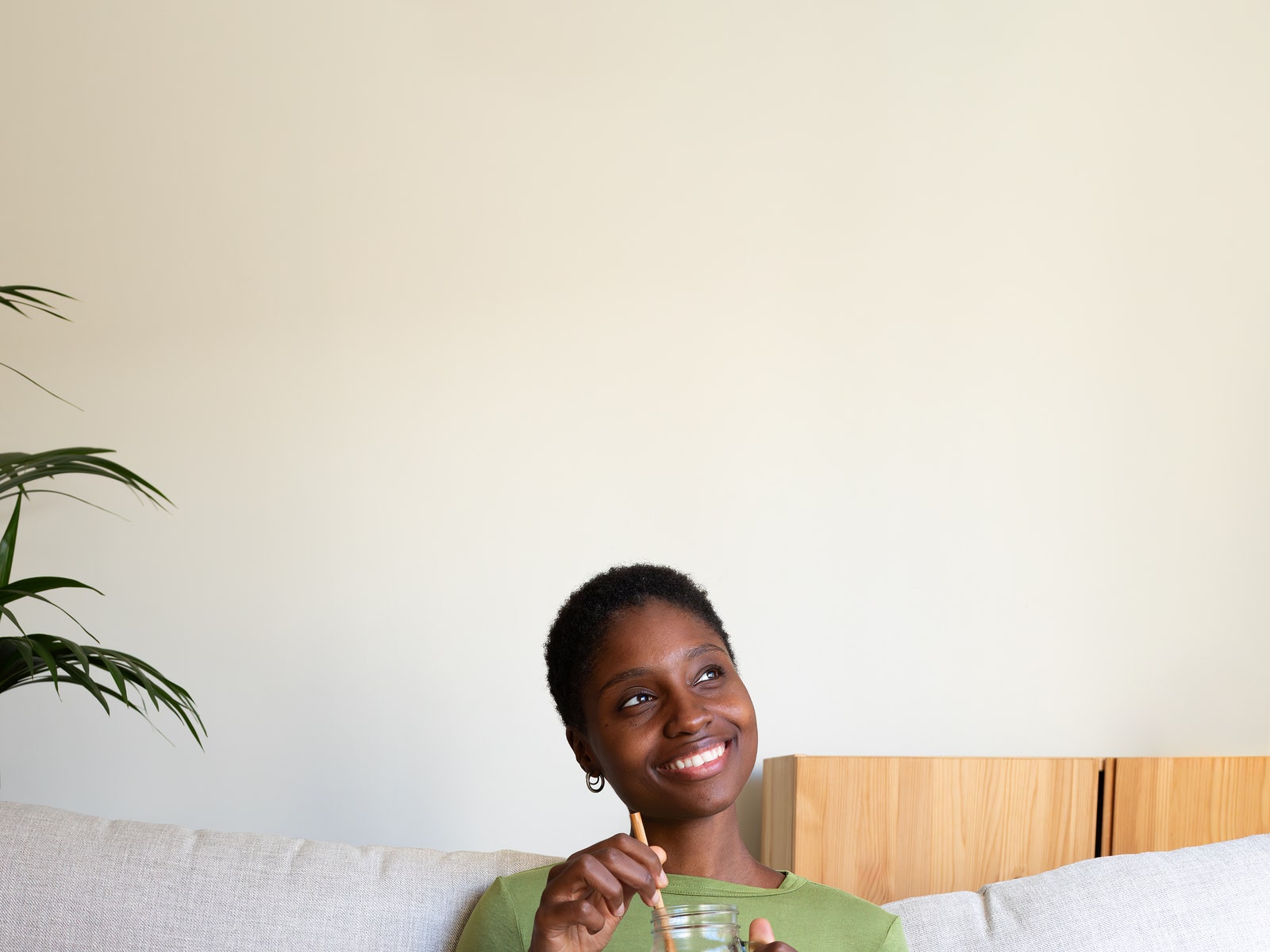 I Drink Aloe Vera Juice Every Morning on an Empty Stomach&-and the Benefits Are Noticeable
