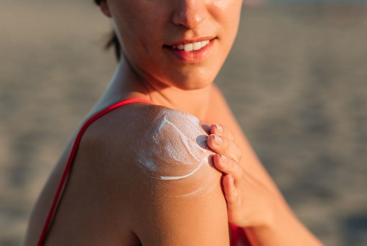 4 Reasons To Opt For An Organic Sunscreen — And Why You Should Wear It All Year Long